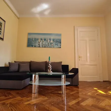 Apartment Bamboo 5 *